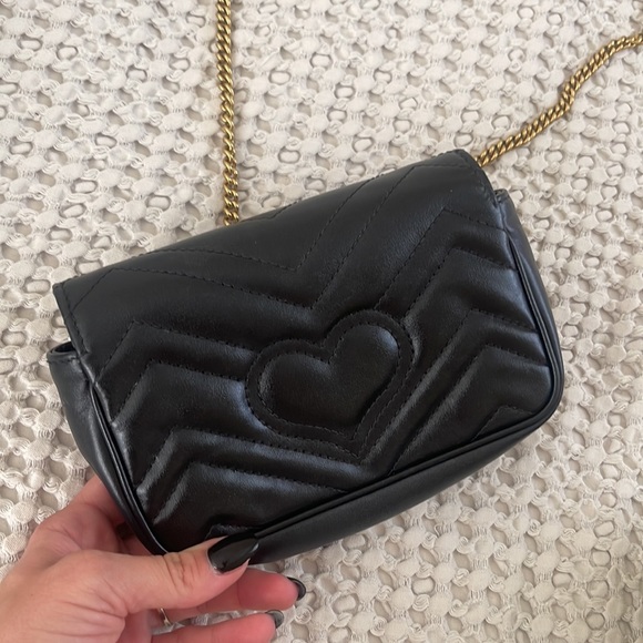 Almost new weared couple of times . Gucci bag with gold chain and dust bag - Picture 4 of 5